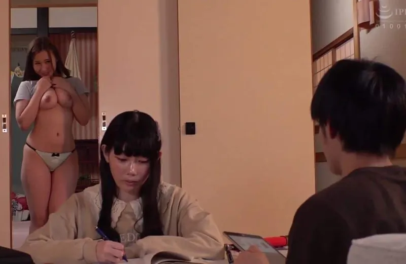 đến nhà em gái học nhóm nhưng chị gái cô ấy lại gạ tình