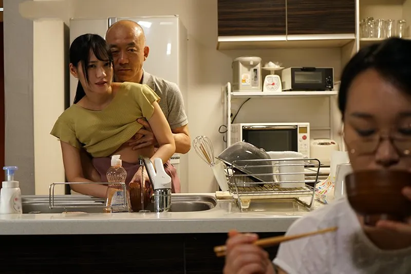 Anh xã quan hệ con gái riêng của bà xã khi biết vợ yêu không thể sinh con cho mình